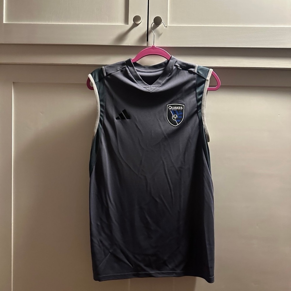 Adidas San Jose Earthquakes Men’s Medium Gray Sleeveless Jersey Worn Once